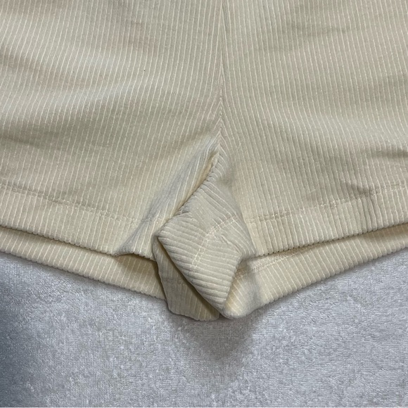 Cotton On Curve Womens Corduroy Elastic Waist Shorts - Cream, Size 14, New - Picture 9 of 13